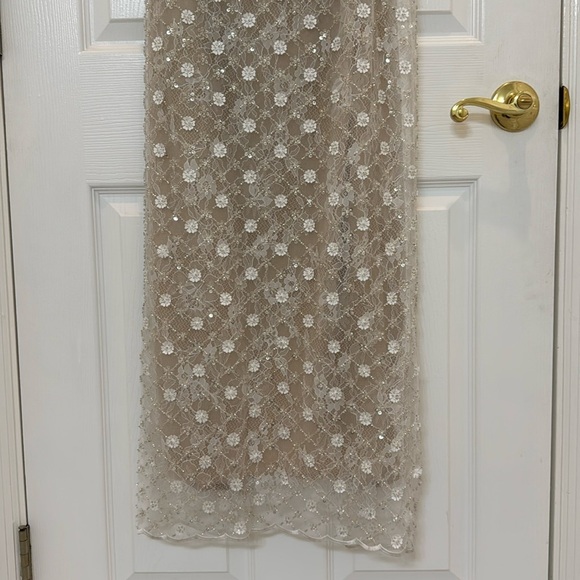 NWT Mac Duggal 68140 White Embellished Feather Strapless Column Dress Size 2 - Picture 7 of 12